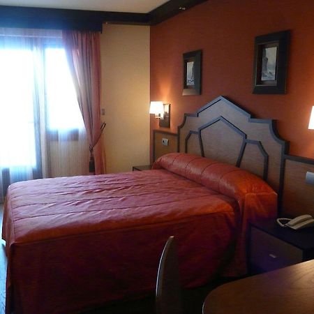 Hotel Tio Manolo De Ноя Екстериор снимка